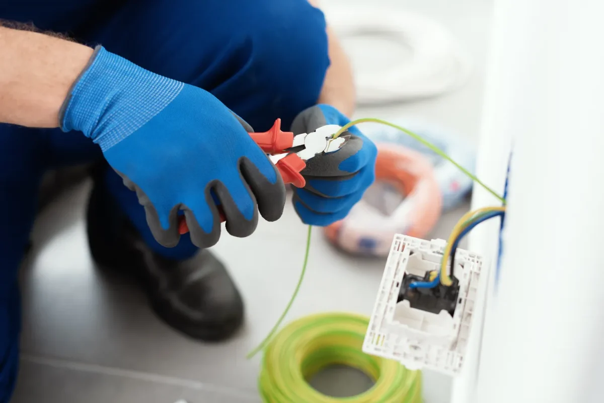 Eletrician Near You | SmarTech Licensed Electrician