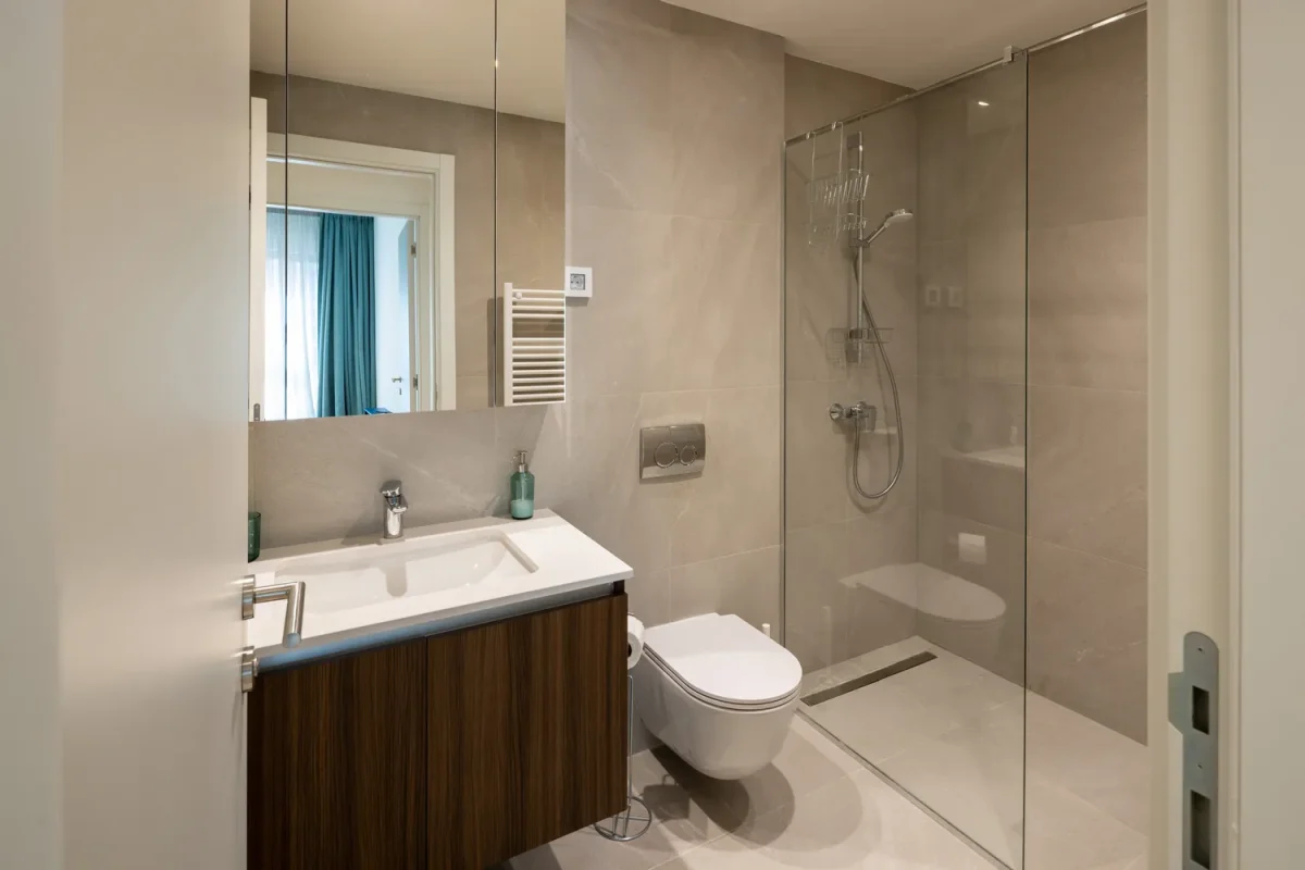 Shower Glass Doors Near You | Glass Innovation